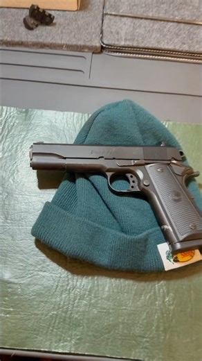 Loading an old 1911 Fun