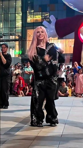 Glasses falling for pinky up is a vibe 😭🔥 #dance #katseye #coachella #kpoprandomdancechallenge