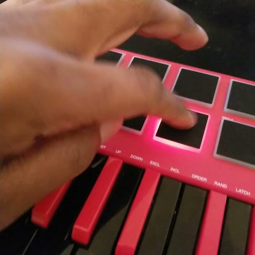 Logic Pro X Beatmaking Samples & Loops Akai mpk mini | Making Beats With Hooks | Shhbeatz