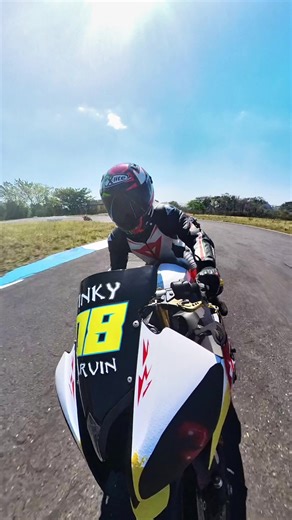Candeleando en lugar seguro saludos cracks #autodromolosvolcanes🔥🚀🐽 #r6 #insta360