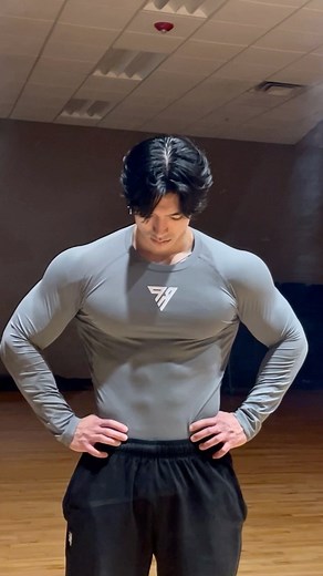 chao on Instagram: "bro typed 80085 in a calculator 💀 Compression shirt from @retaliationproject. I’m not big, the compression shirt is just compressing real well 😏honestly best in the game tho. Use code CHAO for a discount at checkout. #gymlife #bodybuilding #anime #explore"