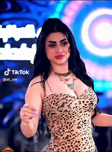 رقص مثير لام اللول: استعراضات رائعة