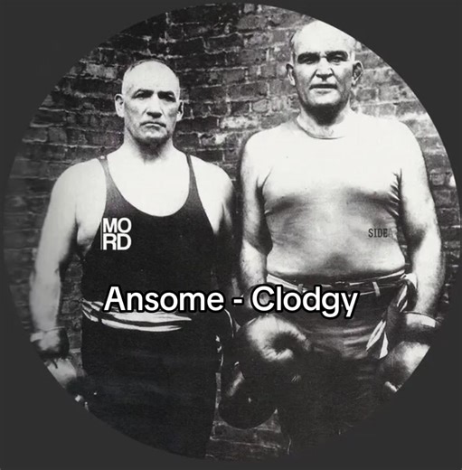 Ansome - Clodgy Released 2014 on Mord – MORD010 Ansome (real name Kieran Whitefield) is a South London producer known for fusing raw techno with industrial textures and modular chaos. His sound is heavy, percussive and uncompromisingc often built from distorted drum machines, metallic hits and aggressive synth work. Releases on labels like Mord and Perc Trax cemented him as a serious force in harder, peak-time territory. “Clodgy” is relentless from the first bar. It’s all tension and forward mot