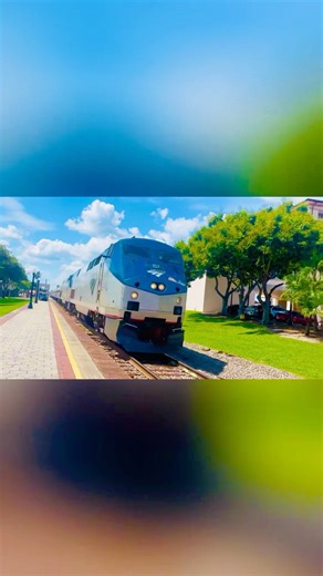 Amtrak p42 drive waving #amtrak #floridian #lakeland