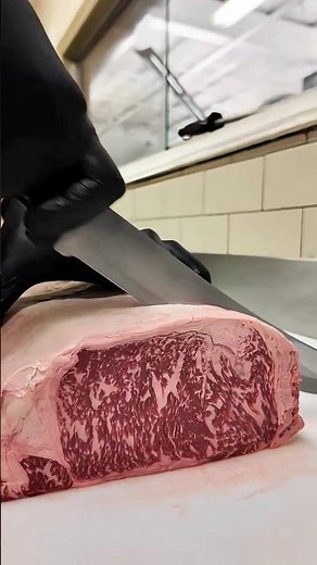 how to cut New York strip steak #cookingtips #food #steak #cutting #chefcuts #shorts #cooking #fyp