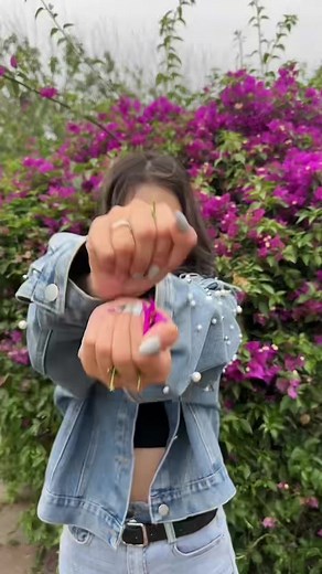 拍攝拍到一半說要拍抖音這樣🤣🤣 #kpop #kpopdance #flowers #jisoo