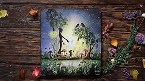 Mona creates an enchanting scene using the NEW dreamatorium stamp range ✨ Join Mona in this video tutorial as she guides us on how she has used these fabulous new stamps with the new elements too to build up the most magical card design, adding depth with multiple colours and Kuretake watercolour pens blend to finish with that Mona special aura ✨ If you would like to find the products that Mona used in this tutorial, follow this link to our website - https://www.laviniastamps.com/mona-creates-an