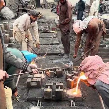 Dangerous Way To Cast a Sugarcane Crusher 😲