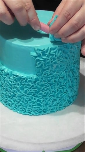 How To Make Ruffles for Cakes Quick & Easy #cake #cakeart #cakedecorating | Rachels Enchanting Cakes