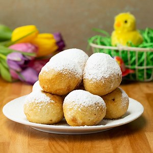 Easter just got a whole lot better with these yummy CADBURY CREME EGG doughnut holes. | Tasty