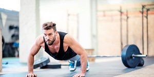 ¿Qué es AMRAP? Ejemplo de entrenamiento con AMRAP en casa