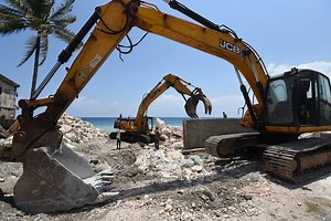 The Government is spending $41 million to construct a seawall along the coastline of Buff Bay, Portland, in an attempt to halt erosion along that corridor. The construction, which is nearing completion, will not only preserve the integrity of the main thoroughfare but also protect the existing buildings in the vicinity of Sea Waves Club. Read more: http://jamaica-gleaner.com/article/lead-stories/20210428/seawall-project-nears-end-erosion-hits-buff-bay-shoreline #GLNRToday | Jamaica Gleaner