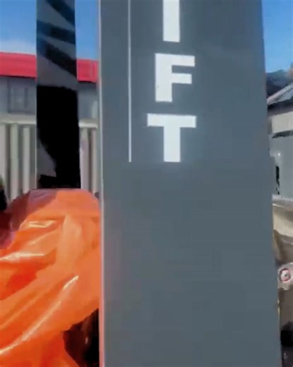 Straight into the year at full speed! 🚢 📦 End-to-end container management in full swing — moving precious goods from our great partners Anibou, Parterre @parterre_contemporary, @mobilia_ and Boffi DePadova_australia ✨⚡️ | Hunter & Co. Transport