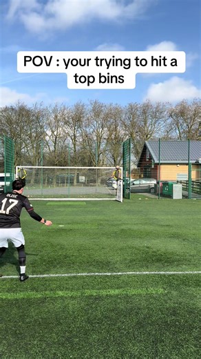 Mastering the Perfect Top Bins Shot in Football