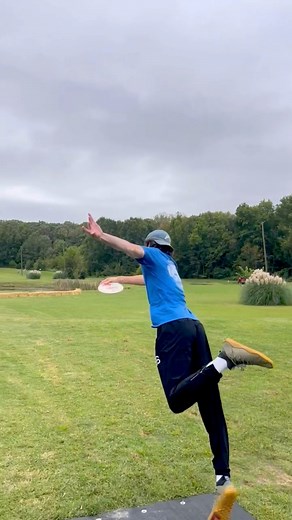 The Most CHAOTIC Round of Disc Golf Ever… with the Queen City Disc boys 😂 #discgolfdaily #frisbee #frisbeegolf #discgolf | Queen City Disc Golf