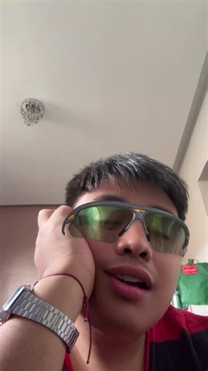 vibin to dawnfm. theweeknd tracks just hit diff.