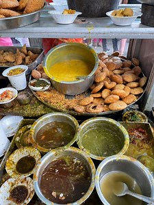 7M views · 10K reactions | India ki Sabse famous Kadi Kachori aur Samosa || इसको Khane के लिए लोगो की Line लगती हे . For regular updates, follow me on Instagram: https://instagram.com/youtubeswadofficial | Swad Official | Facebook