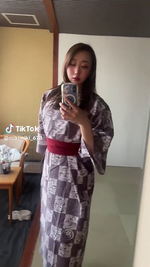 可愛い浴衣と軟体パフォーマンス