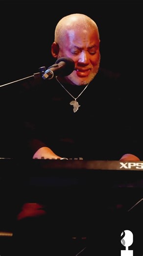 Jonathan Butler shows off his vocal range