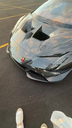 Hugging that right line #cars | car