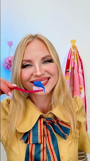 From Toothpaste to Candy?! 🍬 The Ultimate Underwater Hack! 💦