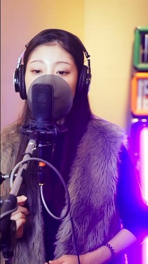 19-Year-Old Japanese Folk Singer Stuns with Traditional Vocals #shorts