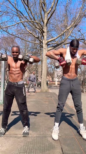 Deadlift x upright row 100 Reps