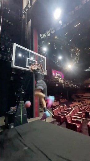 SLAM DUNK!! 🏀🔥 #MadAppleLV | Cirque du Soleil