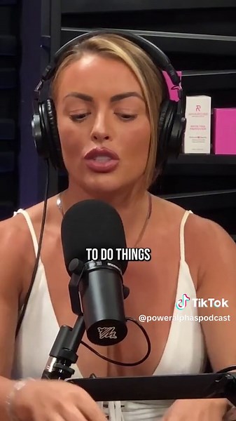 How do you balance friends vs. your romantic relationship? New episode out now!