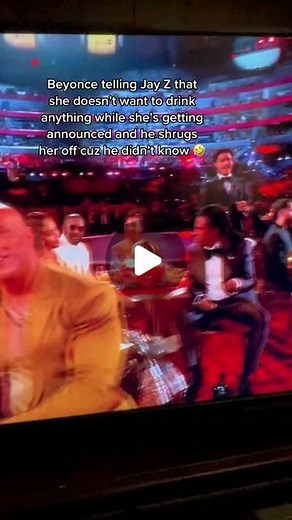 Jay-Z Fanatics ❤ on Instagram: "Lmaooo 🎥 Content by: on tiktok @whatevergoesoninmyhead --------------------- 👋🏼 Follow us and tag a friend to join the fun! 🔔 Turn on post notifications so you don't miss out! ⚠️ Show some love and check out our store via the link in bio! Thank you! 💙 . . . . . . . #jayz #jayzmusic #jayzfans #jayzofficial #jayzalbum #jayzsongs #jayzconcert #jayzmerch #jayzart #jayzinspired #jayzvibes #jayzfanpage #jayzlove #jayzfandom #jayzsupport #jayzmood #jayzstyle #jayzqu