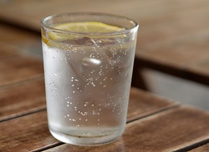 5 Side Effects of Drinking Seltzer Every Day