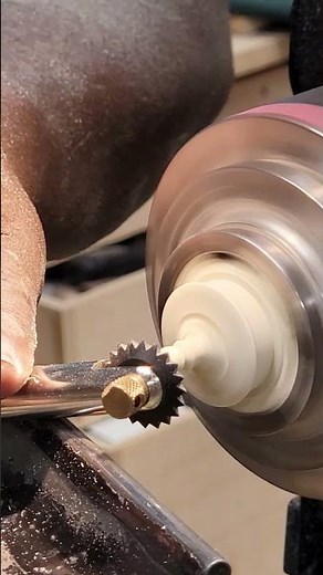 a quick overview of the use of the Robert Sorby Micro Spiralling and Texturing Tool.