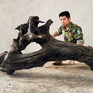 15K views · 265 reactions | The Creativity Of A Carpenter When Using A Long-Forgotten Tree Trunk To Create An Impressive Table | WT Woodworking | Facebook