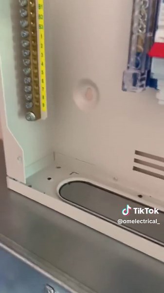 3 phase fuseboard install #sparky #electrician #electriciansoftiktok #install #fuseboard #fypシ #fy #electricalwork