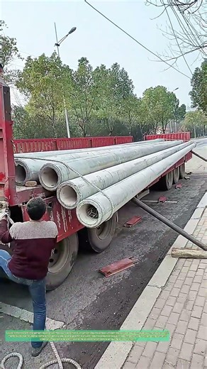 Déchargement précis des piliers préfabriqués