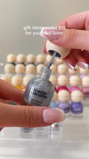 From festive shades to beginner-friendly mani kits, gifts they’ll actually love to use. Cute, fun, and totally gift-ready for anyone on your list. ✨💖 | Le Mini Macaron