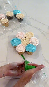 304K views · 3.9K reactions | Turning store bought cupcakes into a cupcake bouquet for Mother’s Day! 療 #mothersday #cupcakebouquet #mothersdaygiftideas #cakehack https://liketk.it/5b8jK | Jen Glufling | Facebook