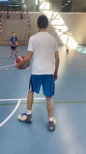 82K views · 5.4K reactions | Split misdirection/fake pick up #ballhandling #dribbling #footwork#demonstration#details#splitthru #betweenthelegs #crossstep #misdirection #jumpshot#fake#pickup #hesitation#combo#progression#skills#kyrieirving #skillsfactory #basketballtrainer #basketballcamp #norway#kids#basketball #ballislife | savajerkic | Facebook