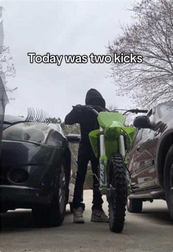 2 kicks ? #fyp #fypシ #4upage #4stroke #dirtbike #rxf150 #apollo #coldstart