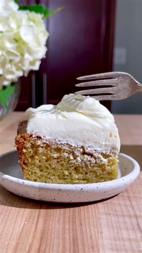 Lemon Zucchini Cake with lemon frosting #lemoncake #zucchini #buttercream #summerrecipe #zucchinirecipes