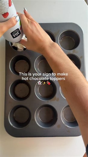 Hot chocolate but make it… 👻 spooky 👻 | Simple Mills