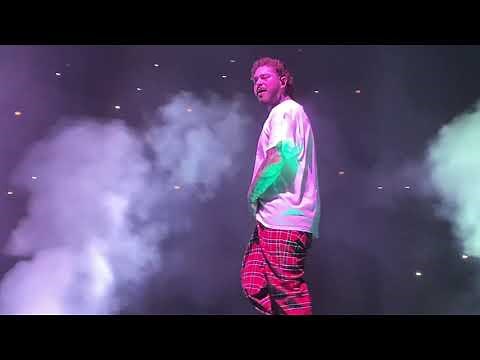Post Malone - Candy Paint (Runaway Tour Chicago)