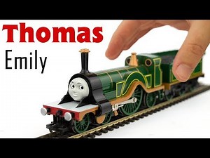 Unboxing the Bachmann Emily From 'Thomas & Friends'