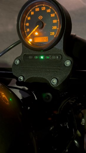 6.1K views · 60 reactions | ¡Acabo de reprogramar esta 883 2016! ¿El motivo? Esta moto ya tenía los ShortShots de Vance and Hines pero le faltaba su filtro de alto flujo y el cliente se decidió por un K&N lavable que le vendí yo (foto en comentarios) y quedó apta para la repro STAGE 1  Ahora la moto ya no suena sobre acelerada, no pierde fuerza y está más potente que nunca Mil gracias por la confianza JCarlos Ruiz !!! Buenas rutas 鸞✌️ | Benji Vance | Facebook