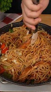 Chinese-Style Chicken and Vegetable Spaghetti🤤🍗🍝 #pasta #recipe #cooking #lunch