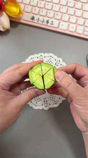 Make blooming flowers with carrots and cucumbers