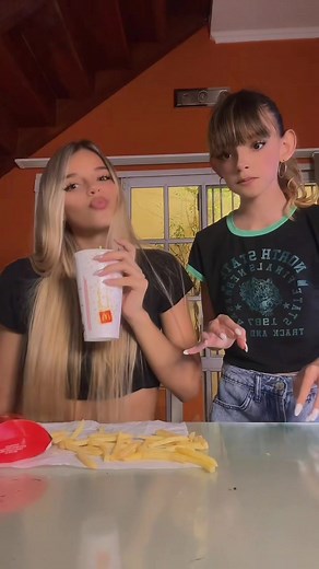 Jajajajajaja @Sofia Rodriguez #parati | juego de la botella de comida