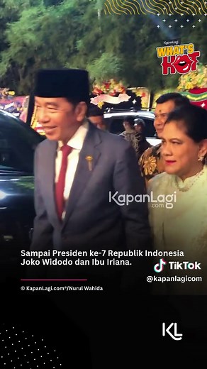 Sejumlah tokoh penting Tanah Air hadir di resepsi pernikahan anak Soimah Aksa Uyun dan Yosika Ayumi di Pendopo Tulungo, Bantul, Yogyakarta (5/9). . Mulai Raffi Ahmad, mantan Menteri Koordinator Bidang Politik, Hukum, dan Keamanan (Menko Polhukam) Prof. Mahfud MD, sampai Presiden ke-7 Republik Indonesia Joko Widodo. . Simak terus update berita tentang dunia entertainment, kalau bukan sekarang, KapanLagi? #kapanlagi #selebriti #klkpt #kapanlagiwhatshot #kapanlagihariini