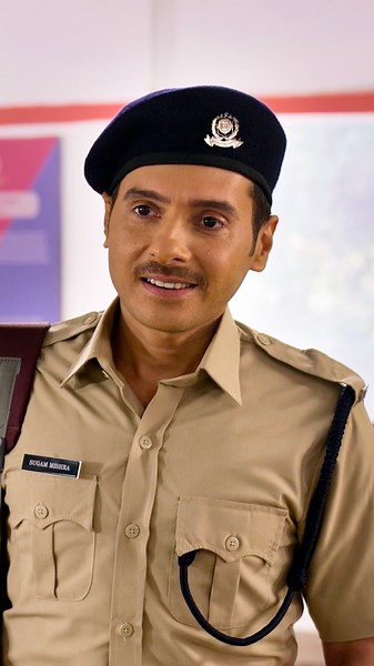 Munna Bhaiya mode unlocked 🔥| Waiting Hai | Divyenndu, Dayashankar Pandey #primevideoindia #trending