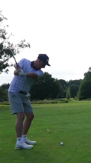3.6K views | How to spin your wedges like the pros. Hitting approach wedges like the pros on the tv is a number of factors and skills that add up to maximum spin. Often everyday golfers don’t do a number of these point resulting in lower spinning golf shots and less control into greens. #golfballspin #golfers #golfing | Mark Crossfield | Facebook